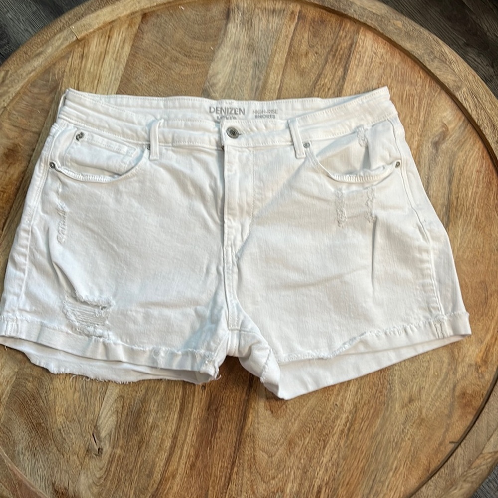 Levi’s Denizen white cutoff distressed shorts with high waist size 14
